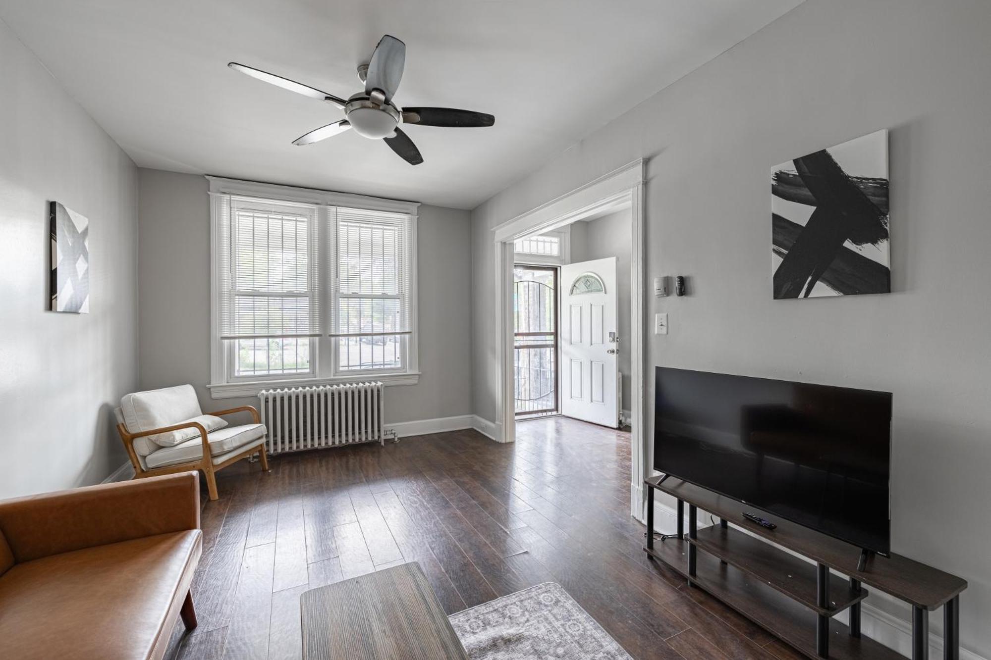 Spacious 3-bedroom House In Dc With Parking * Washington