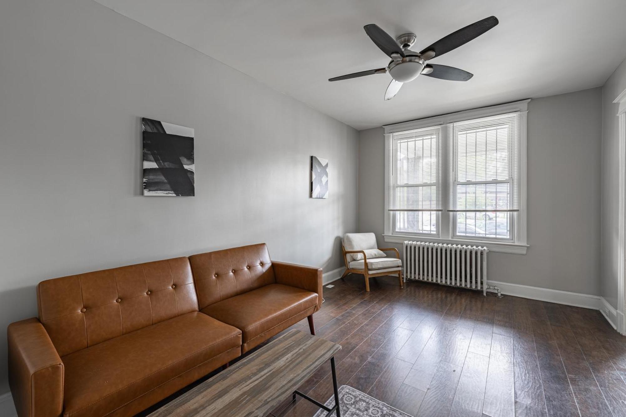Holiday home Spacious 3-bedroom House In Dc With Parking *